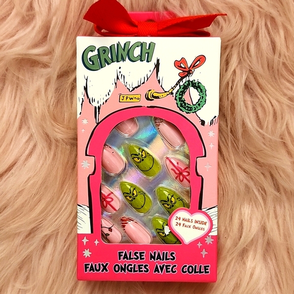 Brand New H&A THE GRINCH False Nails - Picture 1 of 4